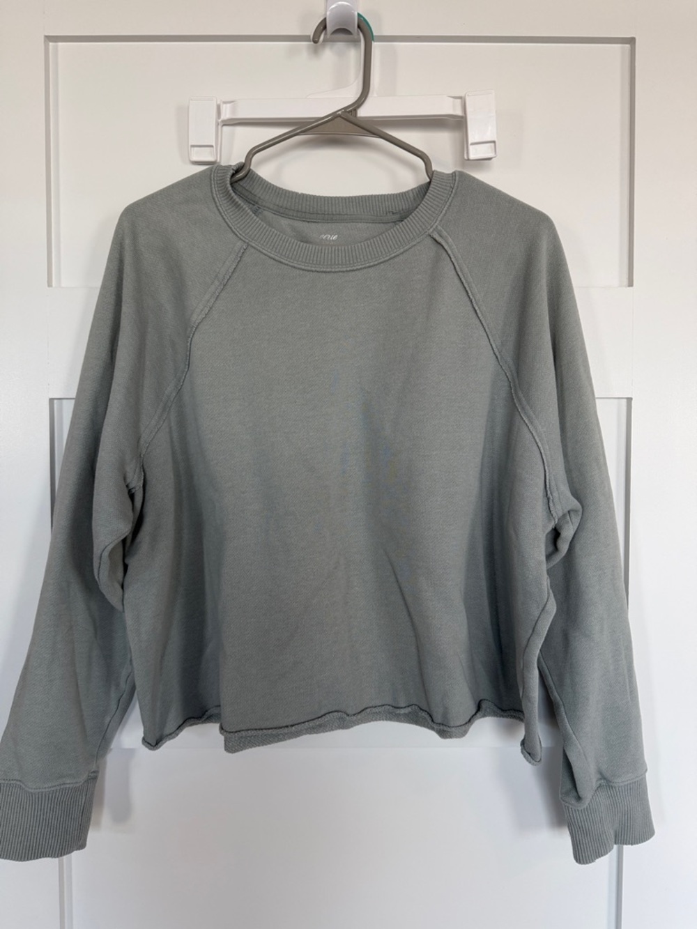 NEW WO TAG AERIE Women’s Sage Green Crewneck Sweatshirt Size Large